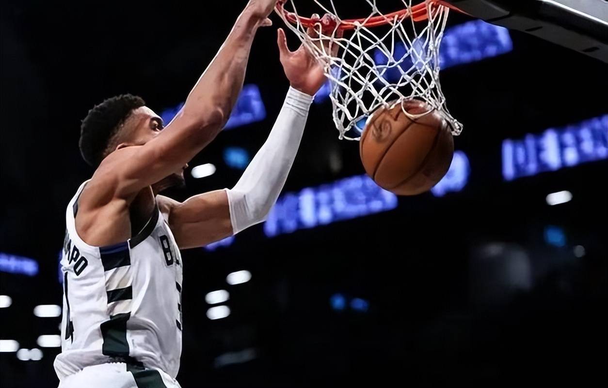 雄鹿队战胜对手，稳坐系列赛领先的简单介绍