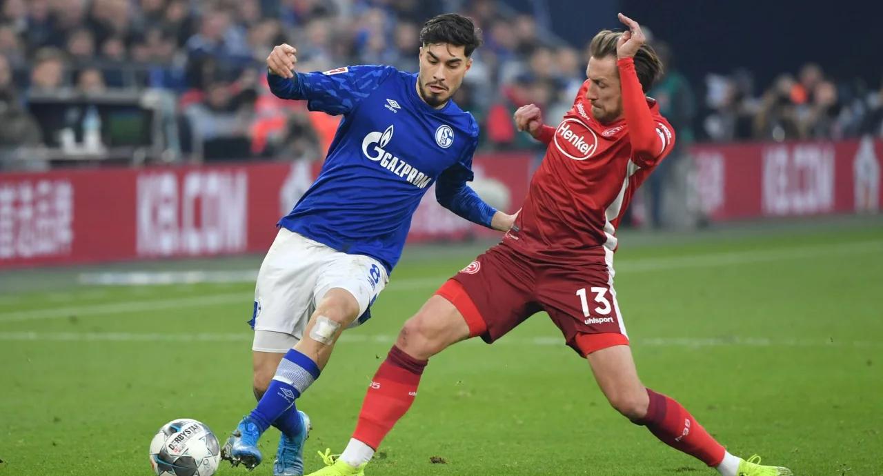 关于沙尔克04客场遭遇失利，战绩停滞不前的信息