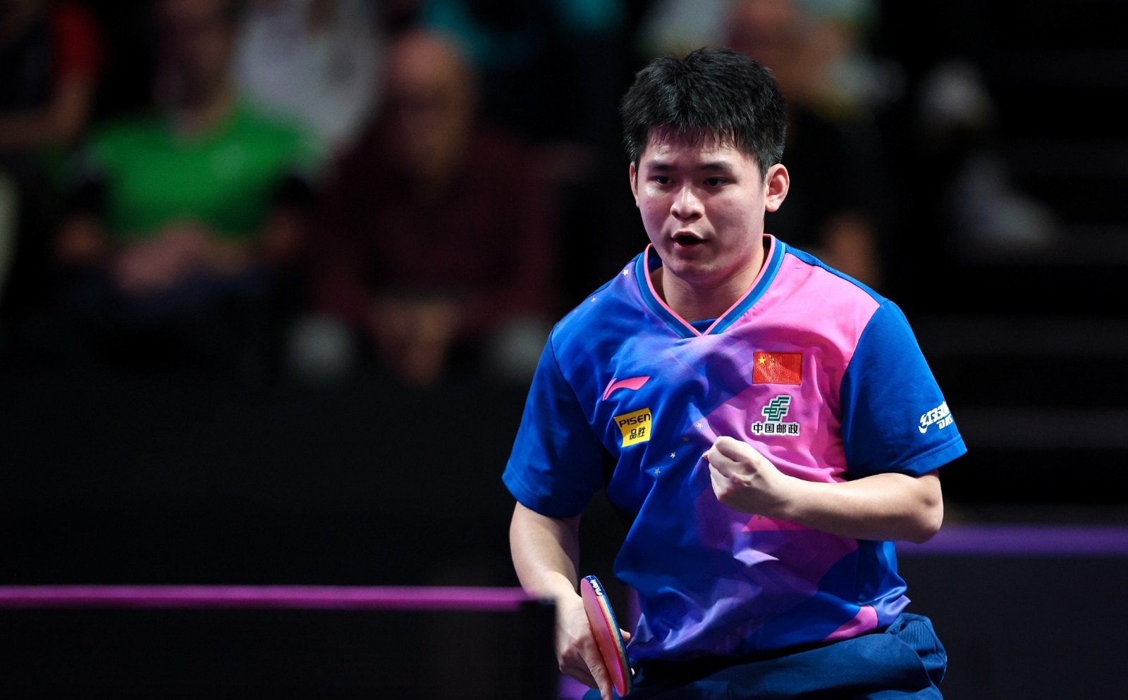 包含新加坡队勇往直前，冲击冠军的词条