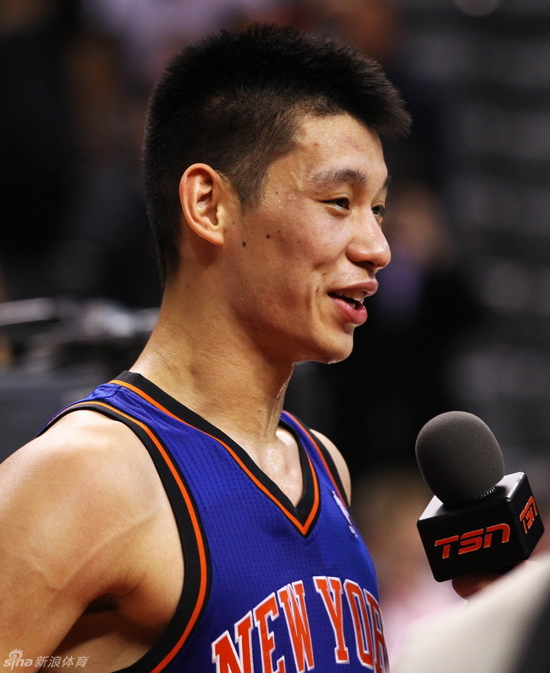 关于猛龙大胜尼克斯，紧咬东部头名位置的信息