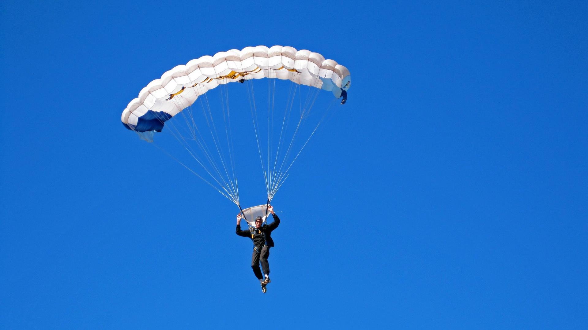 哈利伯顿用实力证明自己，北京队掀翻鹈鹕