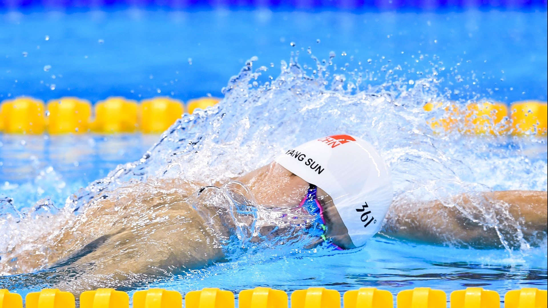 冰与火之歌，詹姆斯关键节点统治力与广厦队团队篮球的胜利启示